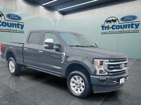 Used 2021 Ford F250 Platinum w/ FX4 Off-Road Package image 3
