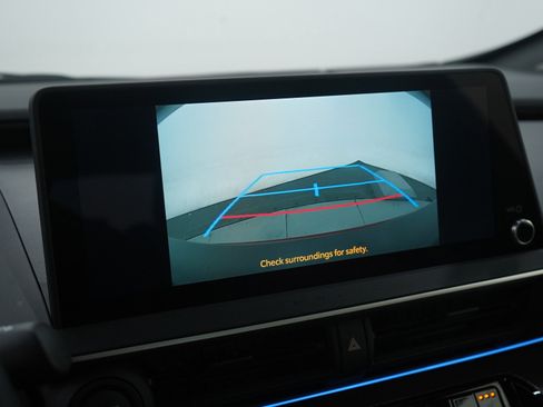 Used 2025 Toyota Prius XLE image 21