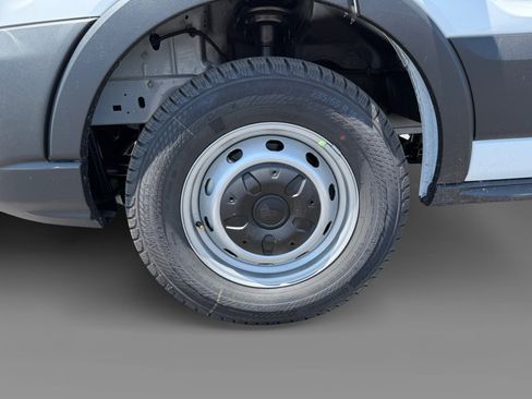 New 2025 Ford Transit 250 148 Medium Roof image 9