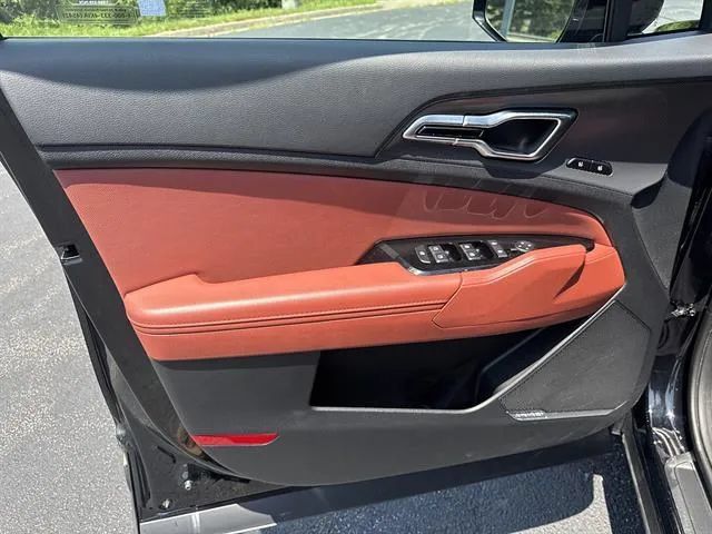 Certified 2025 Kia Sportage SX FWD image 8