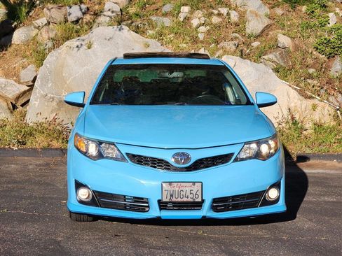 Used 2012 Toyota Camry SE w/ Leather Pkg image 3