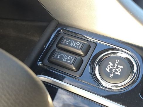 Used 2025 Mitsubishi Eclipse Cross image 38