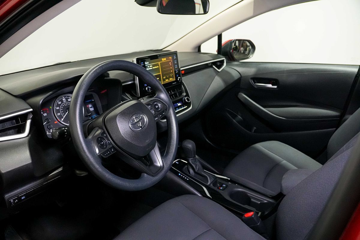 Used 2021 Toyota Corolla LE FWD image 14