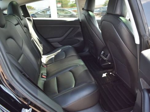 Used 2020 Tesla Model 3 Standard Range RWD image 31