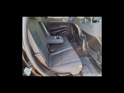 Used 2021 Jeep Grand Cherokee Laredo image 12