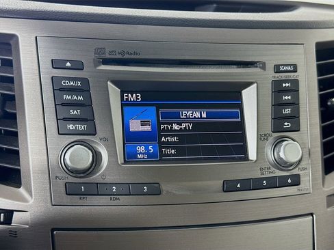 Used 2012 Subaru Outback 2.5i Limited image 16