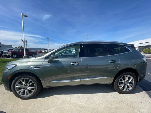 Used 2024 Buick Enclave Essence w/ Experience Buick Package AWD/4WD image 4