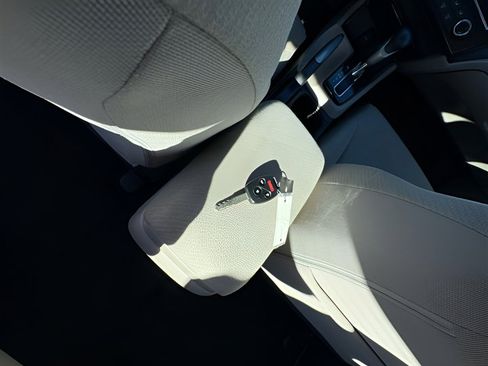 Used 2013 Honda Civic LX image 30