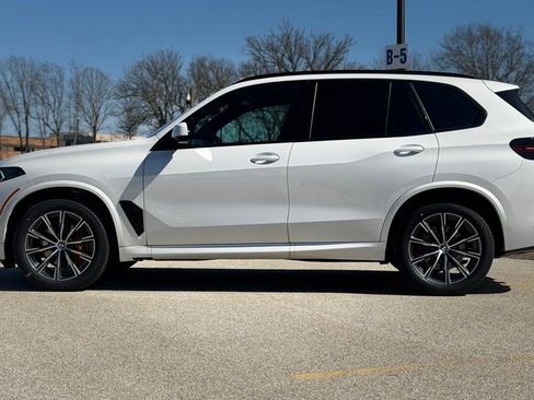 New 2026 BMW X5 xDrive40i w/ M Sport Package AWD/4WD image 3