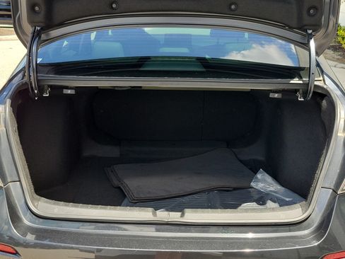 Used 2022 Honda Civic Touring image 10