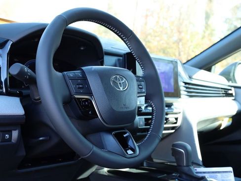 New 2026 Toyota Camry SE image 6