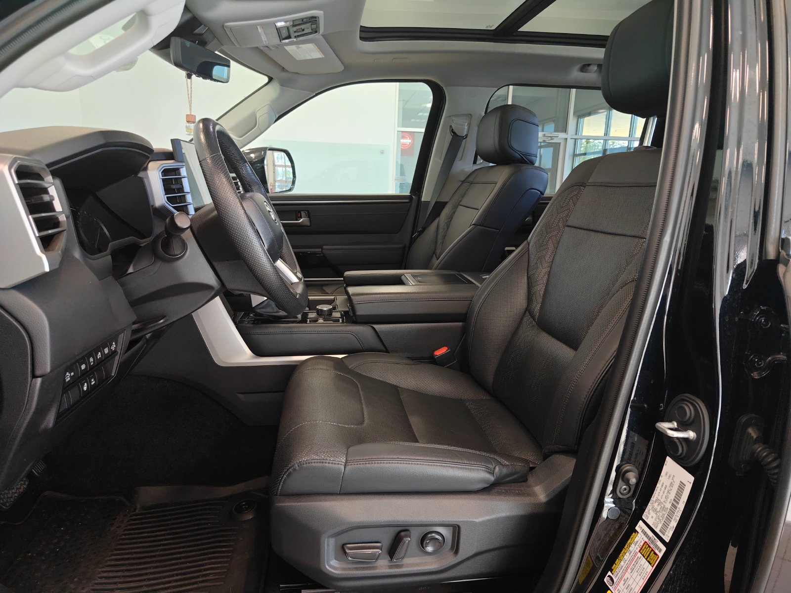 Used 2023 Toyota Tundra Limited AWD/4WD image 11