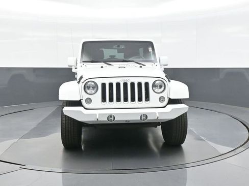 Used 2016 Jeep Wrangler Unlimited Sahara w/ Connectivity Group AWD/4WD image 2