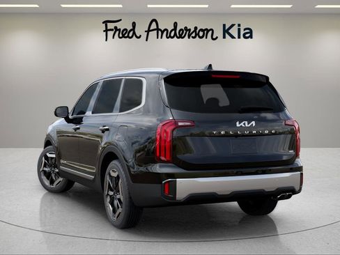 New 2025 Kia Telluride S image 4