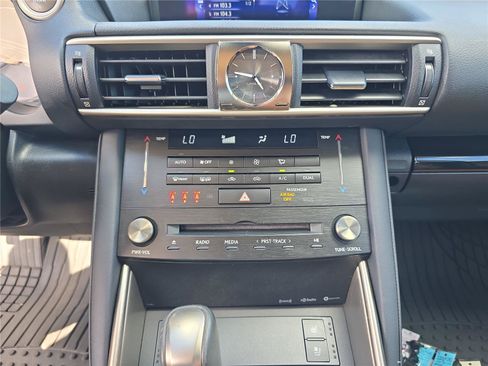 Used 2018 Lexus IS 300 w/ Premium Package RWD image 28