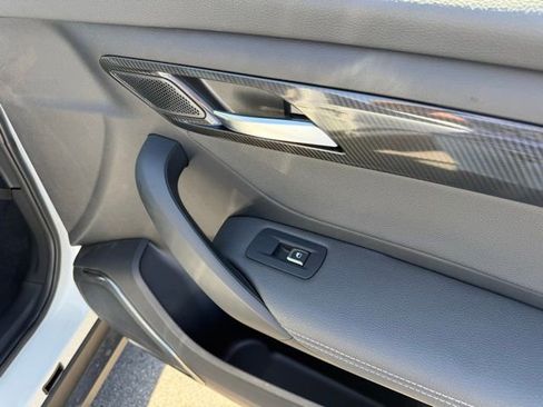 New 2025 VinFast VF 8 Eco image 29