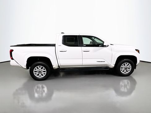 Used 2024 Toyota Tacoma SR5 image 3