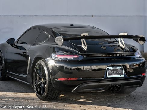 Used 2025 Porsche 718 Cayman image 10