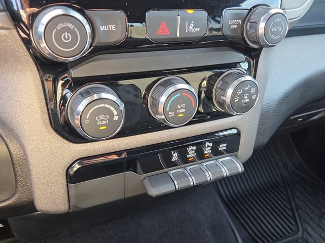 Used 2025 RAM 1500 Warlock AWD/4WD image 23
