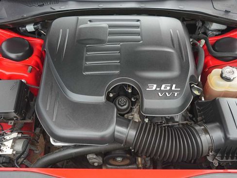 Used 2022 Dodge Charger SXT RWD image 9