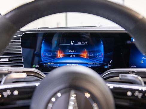 Used 2024 Mercedes-Benz GLS 63 AMG 4MATIC image 40