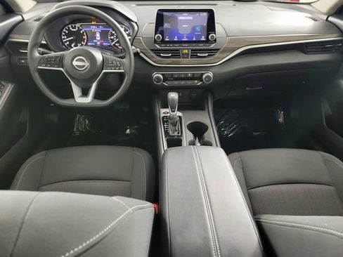 Used 2025 Nissan Altima 2.5 SV image 20