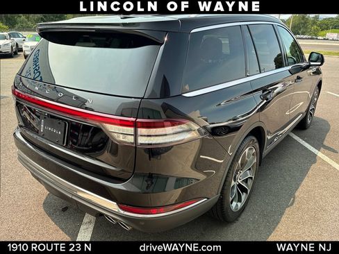 Certified 2025 Lincoln Aviator Reserve w/ Illumination Package AWD/4WD image 8