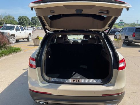 Used 2016 Lincoln MKX Reserve w/ Luxury Package image 12