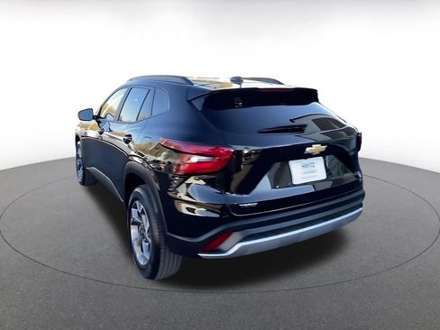 Used 2025 Chevrolet Trax LT image 11