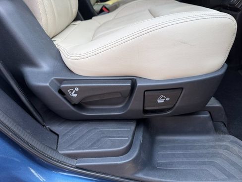 Used 2019 Subaru Ascent Limited AWD/4WD image 29
