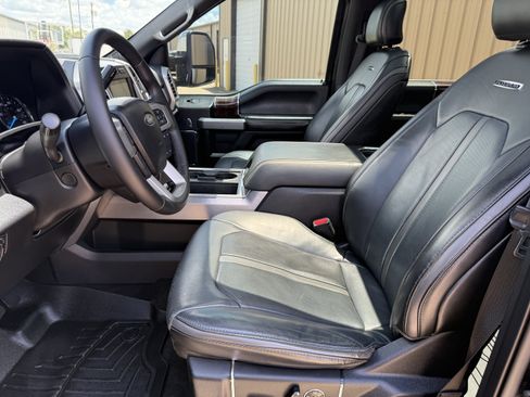 Used 2017 Ford F250 Platinum w/ Platinum Ultimate Package AWD/4WD image 11
