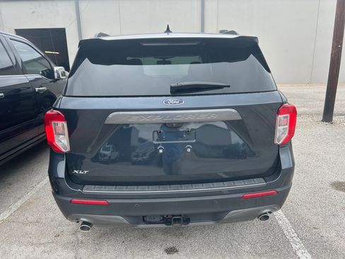Used 2023 Ford Explorer XLT w/ Equipment Group 202A RWD image 7