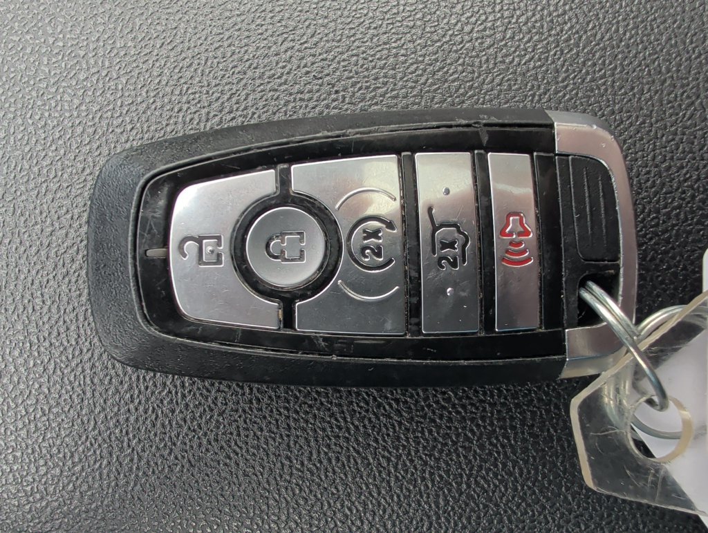Used 2021 Ford Escape Titanium w/ Titanium Premium Package FWD image 19
