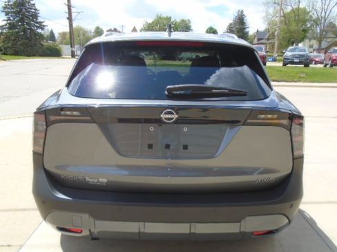 Used 2025 Nissan Kicks SV w/ SV Premium Package AWD/4WD image 5