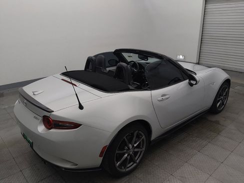 Used 2019 MAZDA MX-5 Miata Grand Touring w/ Appearance Package RWD image 9