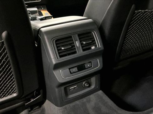 Used 2023 Audi Q5 Premium w/ Convenience Package image 35