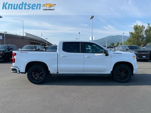 Used 2024 Chevrolet Silverado 1500 RST w/ Convenience Package II AWD/4WD image 8
