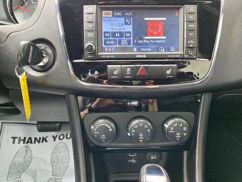 Used 2013 Chrysler 200 S FWD image 29