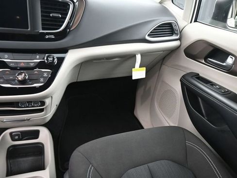 Used 2023 Chrysler Voyager LX FWD image 22