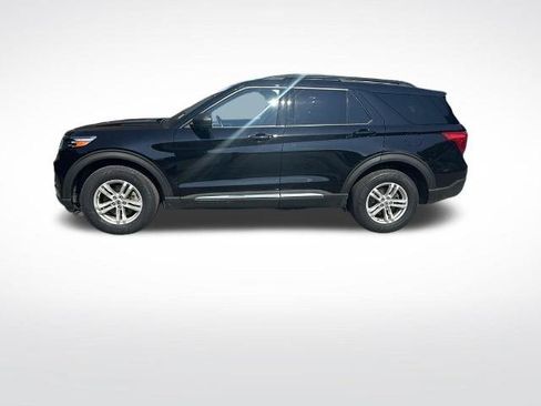 Certified 2023 Ford Explorer XLT AWD/4WD image 2