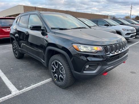New 2026 Jeep Compass Trailhawk AWD/4WD image 3