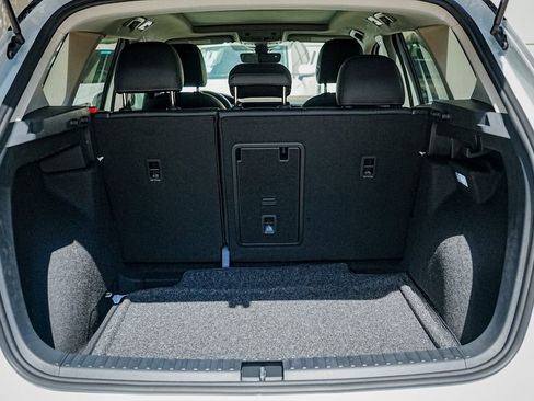 New 2025 Volkswagen Taos SE FWD image 27