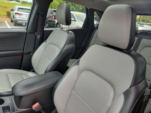 Used 2023 Ford Escape Platinum AWD/4WD image 18