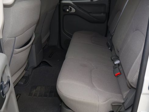 Used 2019 Nissan Frontier SV image 18