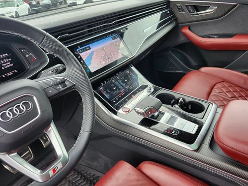Used 2024 Audi SQ8 Prestige AWD/4WD image 9