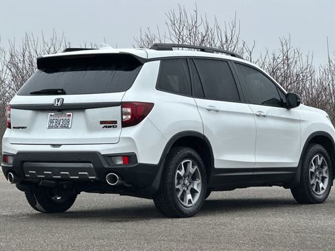 Certified 2022 Honda Passport TrailSport image 3