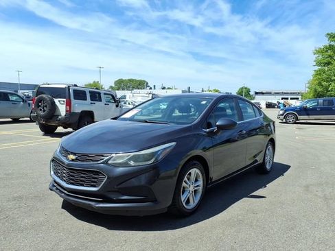 Used 2016 Chevrolet Cruze LT w/ Convenience Package FWD image 3