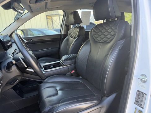 Used 2022 Hyundai Palisade Limited w/ Winter Package FWD image 12