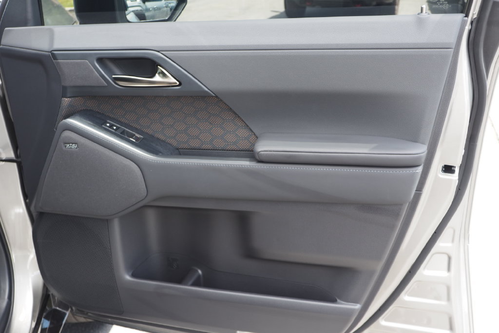 Used 2025 Lexus GX 550 w/ Accessory Package (31) AWD/4WD image 26