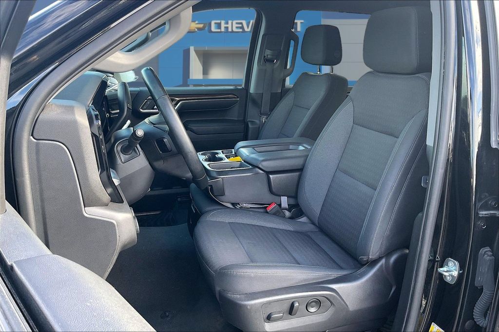 Used 2023 Chevrolet Silverado 1500 LT AWD/4WD image 22